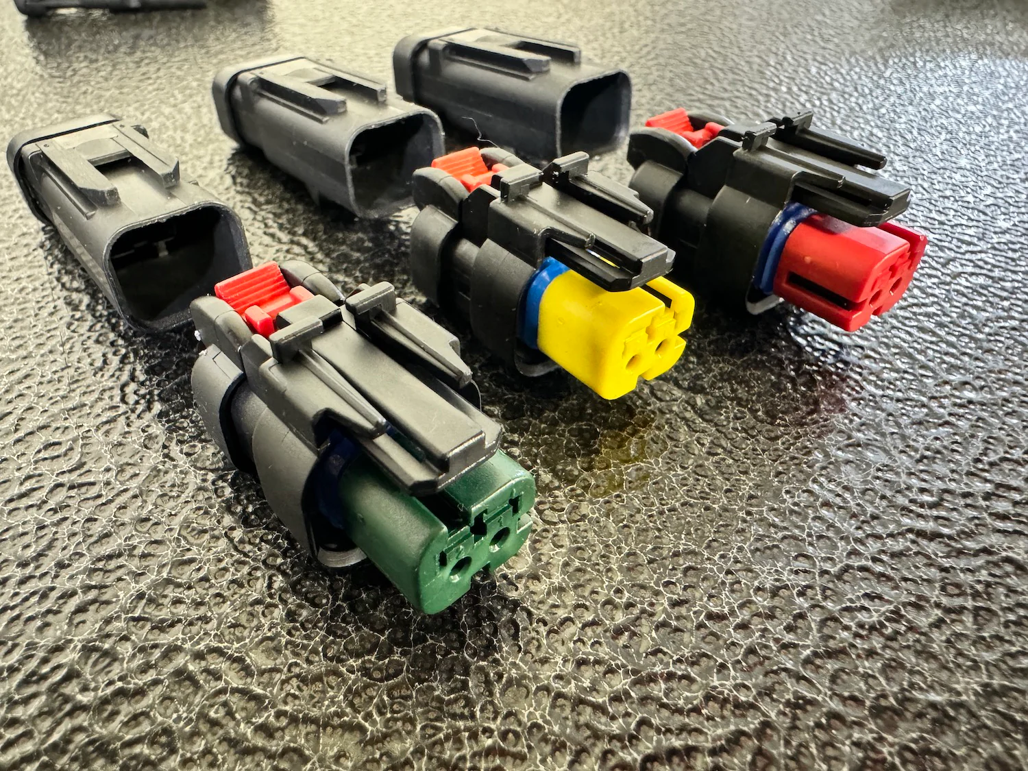 AMPSEAL 16 connector - Image 4