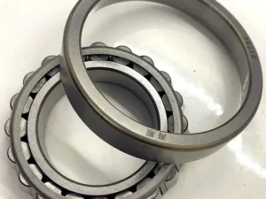 Tapered roller bearing 30210