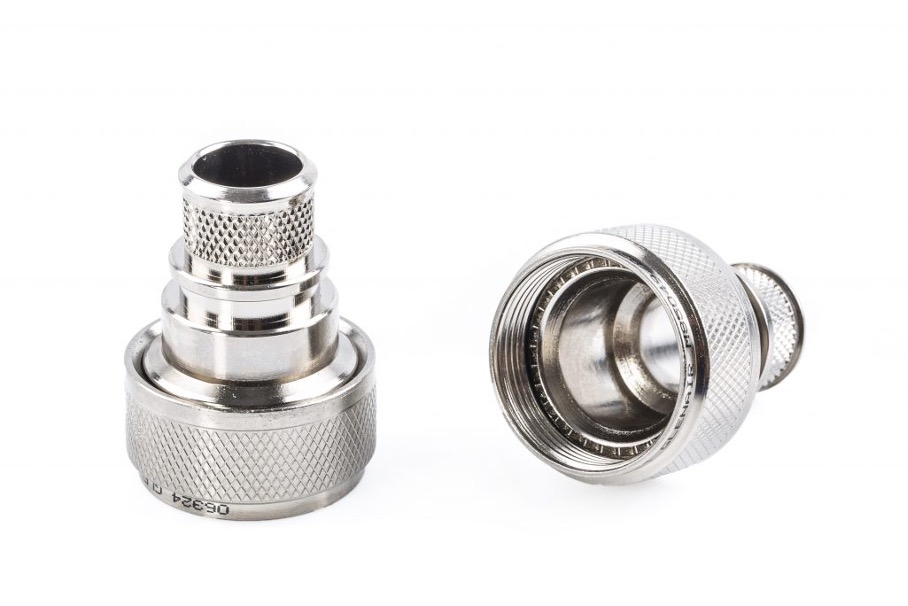 Connector backshells / strain relief housings